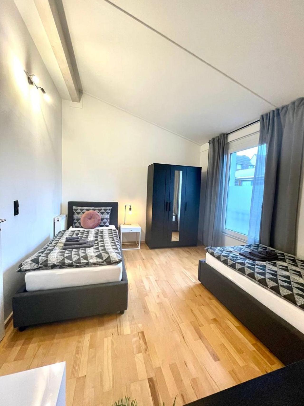 Geraeumiges Ferienhaus In Koblenz Кобленц Екстериор снимка