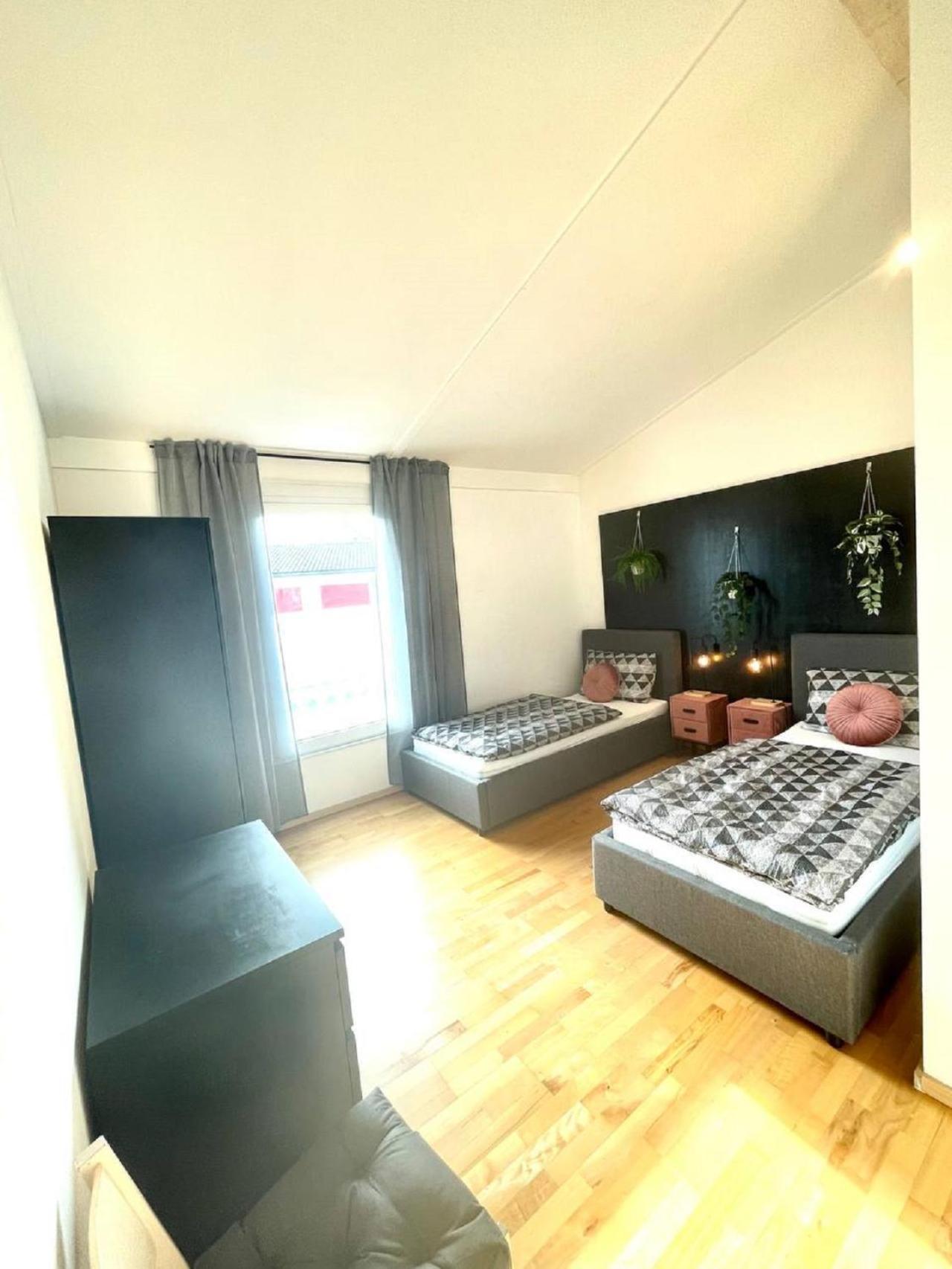 Geraeumiges Ferienhaus In Koblenz Кобленц Екстериор снимка