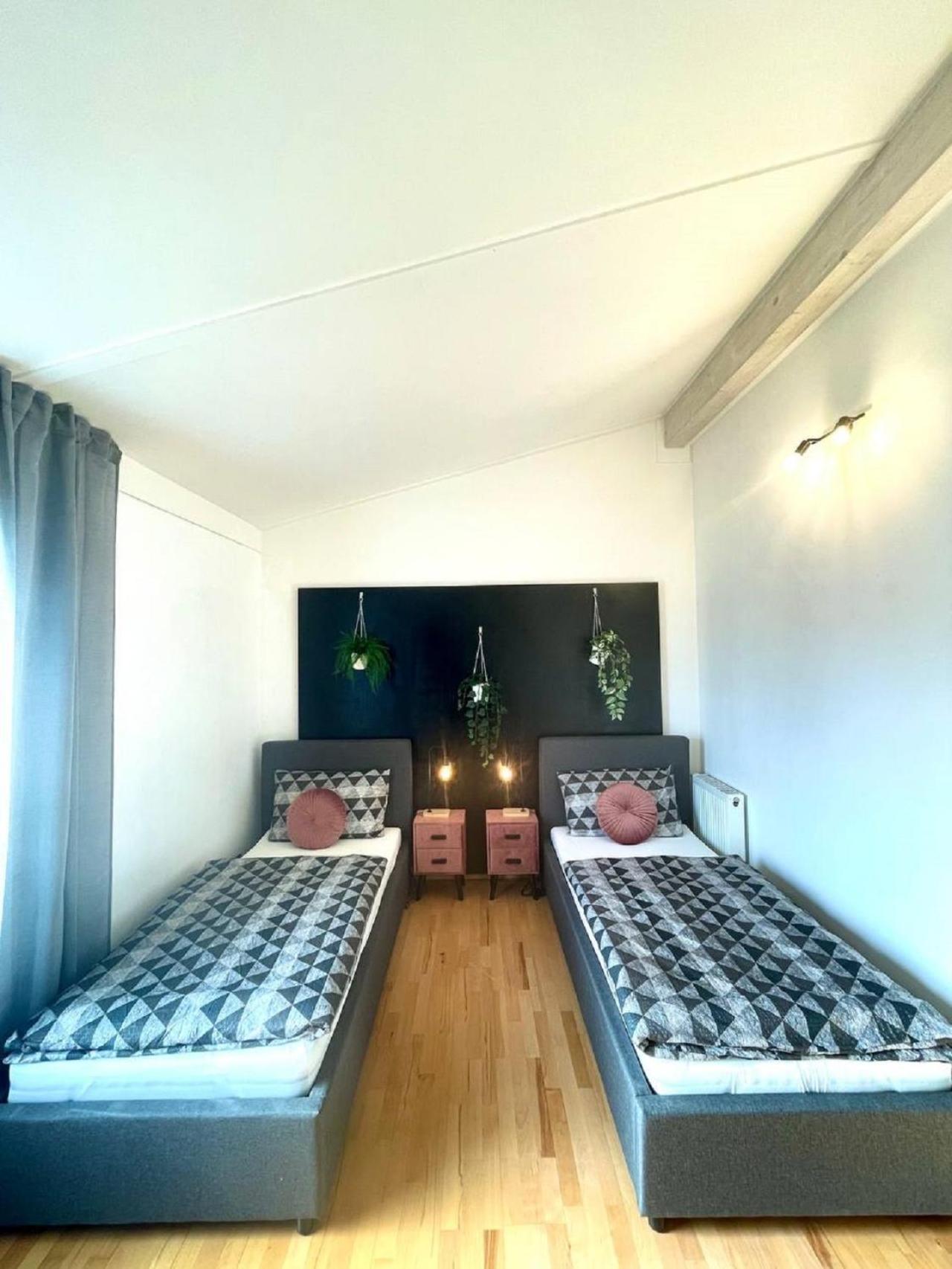 Geraeumiges Ferienhaus In Koblenz Кобленц Екстериор снимка