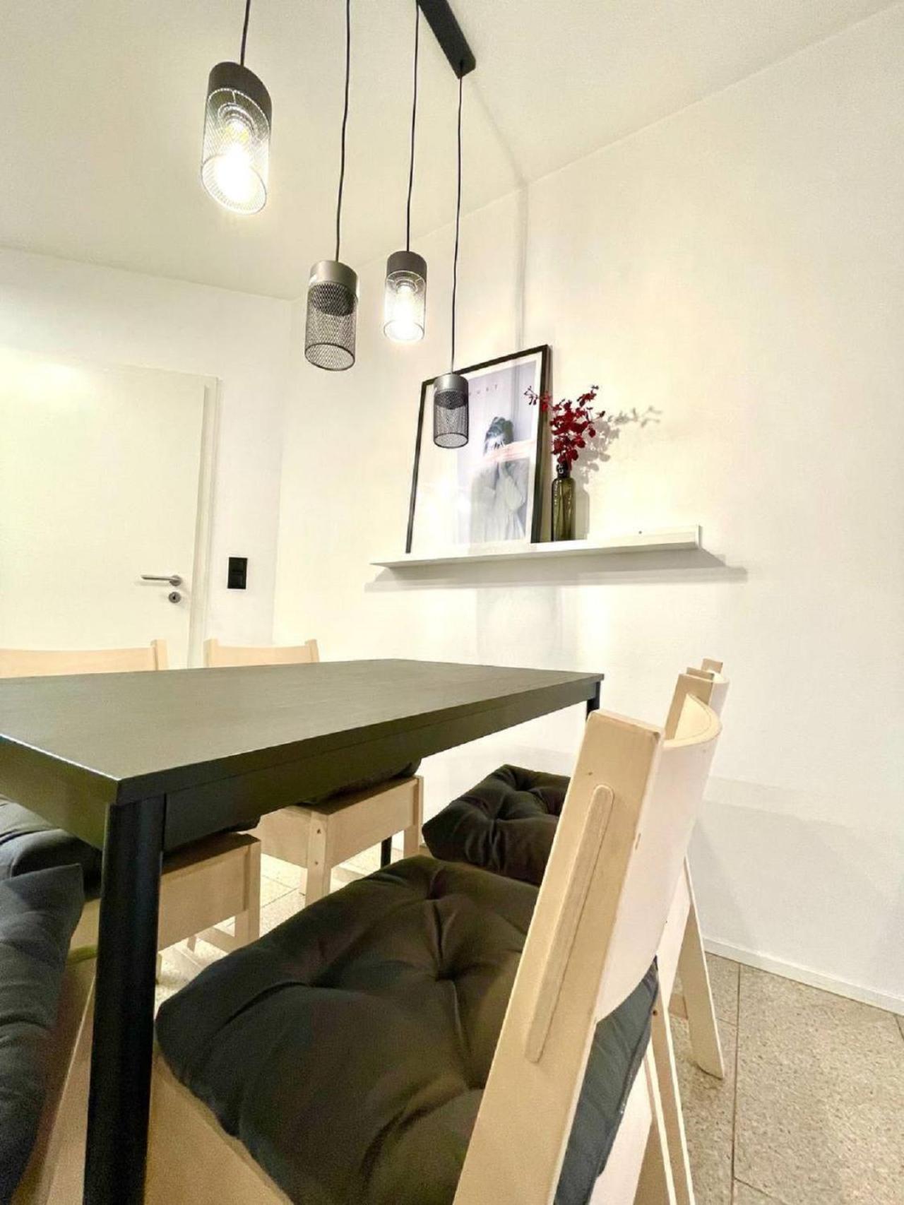 Geraeumiges Ferienhaus In Koblenz Кобленц Екстериор снимка