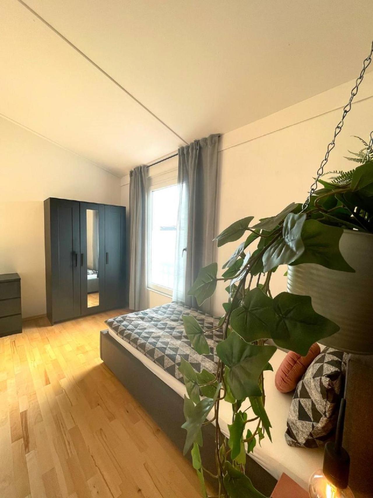 Geraeumiges Ferienhaus In Koblenz Кобленц Екстериор снимка