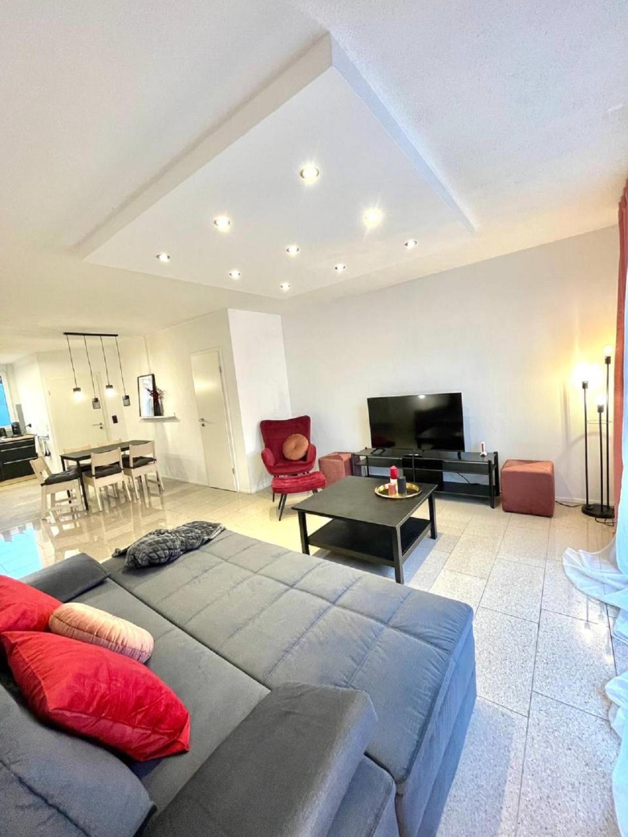 Geraeumiges Ferienhaus In Koblenz Кобленц Екстериор снимка