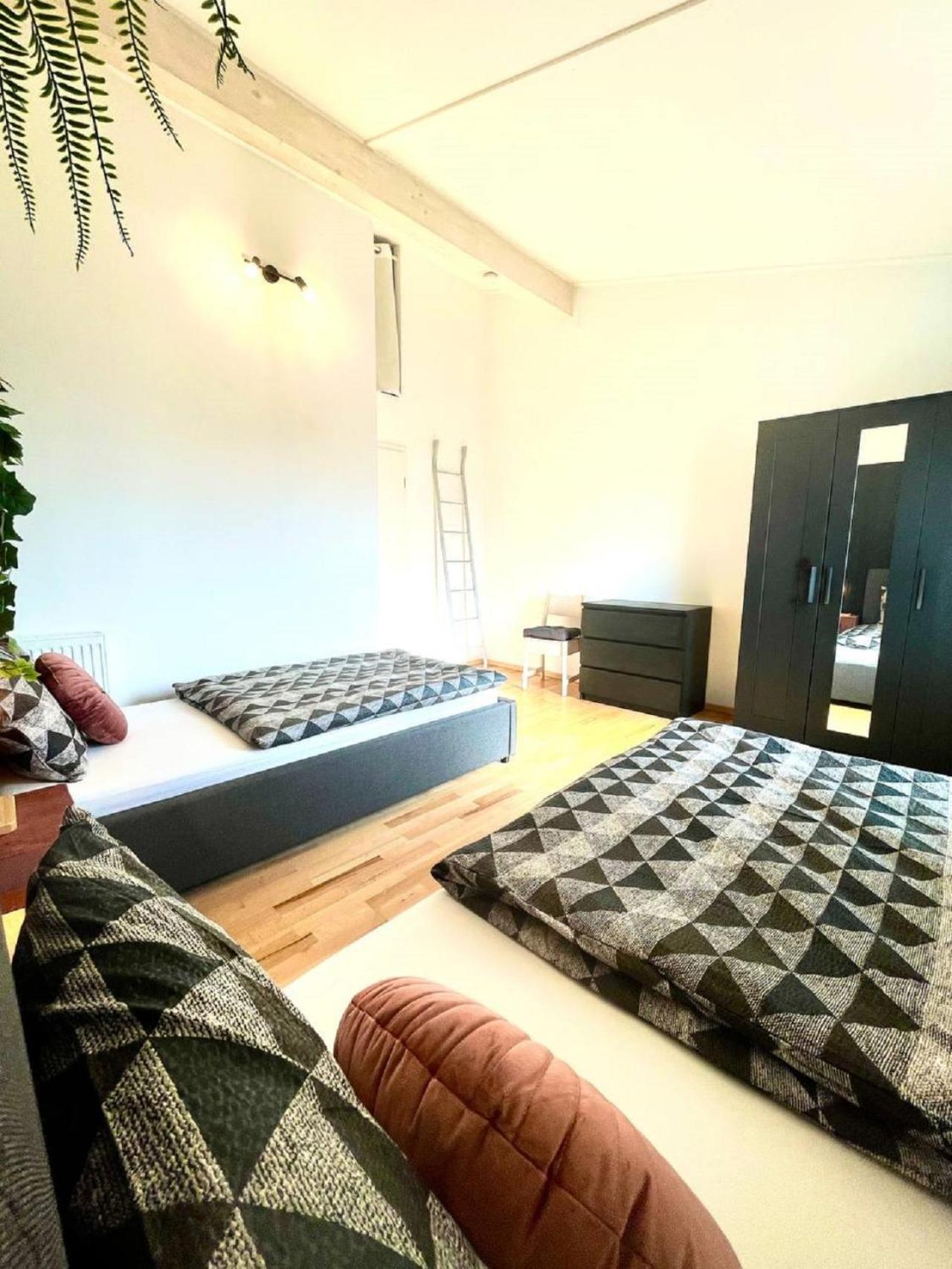 Geraeumiges Ferienhaus In Koblenz Кобленц Екстериор снимка